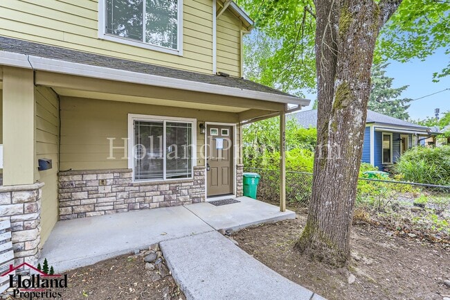 Photo - 6547 SE Woodstock Blvd