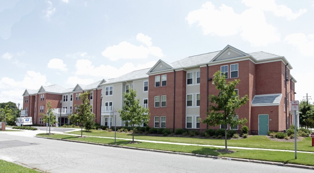 Photo - 1225 W 39th St