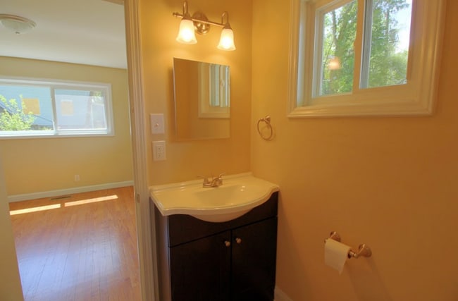 Photo - 2 Bedroom Apartment Located 1 Block From Duke's East Campus!
