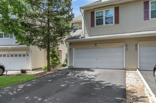 Photo - 35 Harrier Ct