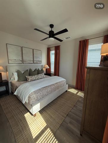 Photo - 4422 Janssen Ave