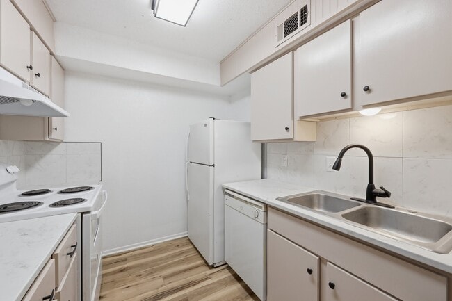 Photo - 801 W Gibson St Unit 209