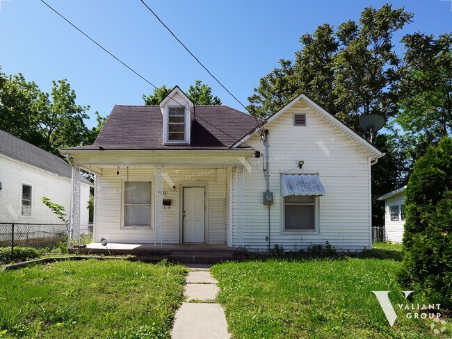 Building Photo - Historic 3-Bedroom, 2-Bathroom Home in Mid...