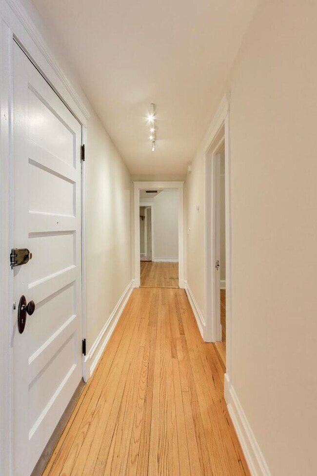 Photo - 4002 N Hermitage Ave Unidad 1