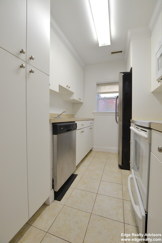 Photo - 128 Newton St Unit 2