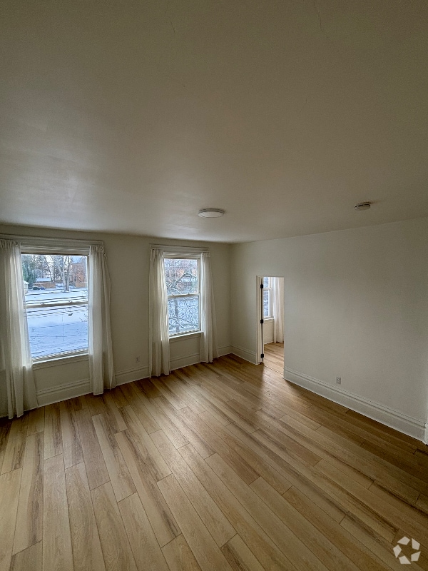 Building Photo - 228 W Steuben St Unit 2 Rental