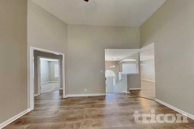 Photo - 1612 Broad Cir