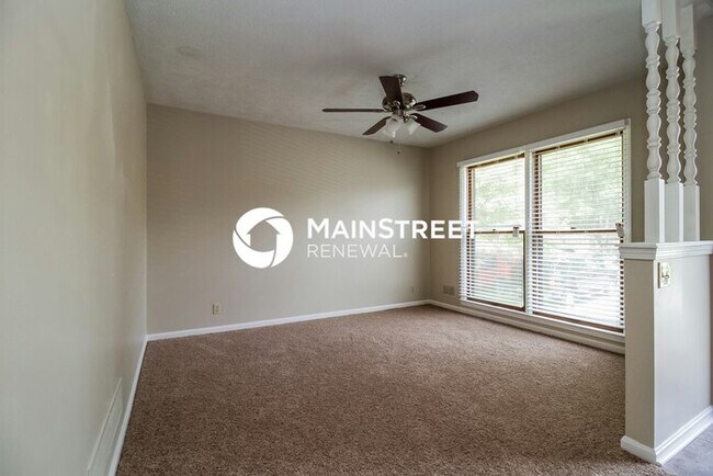 Photo - 5600 Wooded Lake Dr