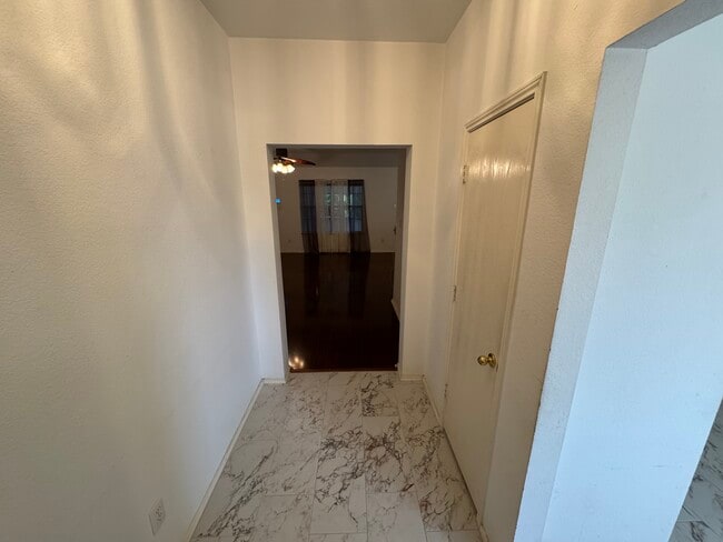 Entrada - 1814 McNeely St