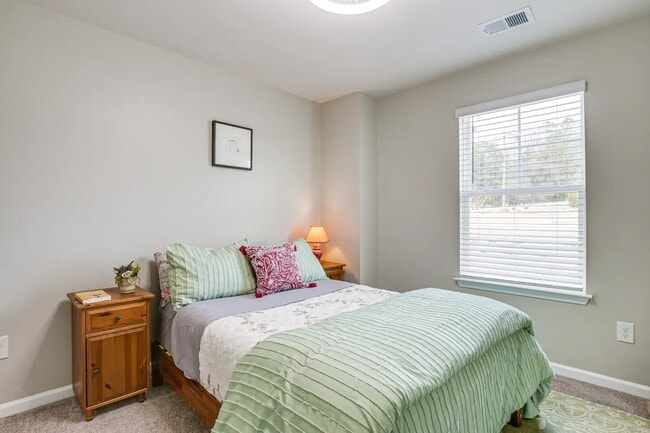 Photo - 33 Apollo Vw Ln