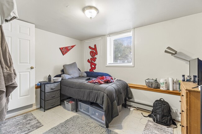 Photo - 4801 Calvert Rd