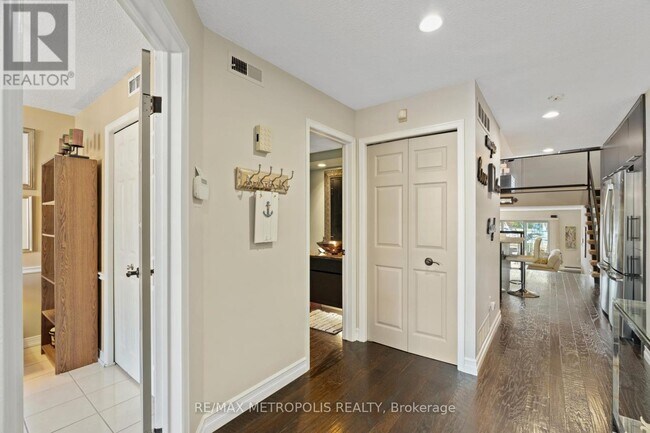 Photo - 1500 Venetian Blvd