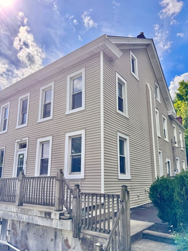 Building Photo - 1847 E Emmaus Ave Unit 4