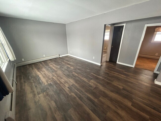 Photo - 1319 W Alcott Ave