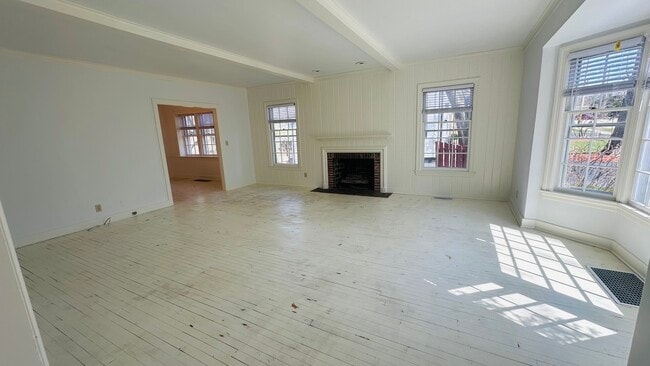 Photo - 124 W Crystal Lake Ave