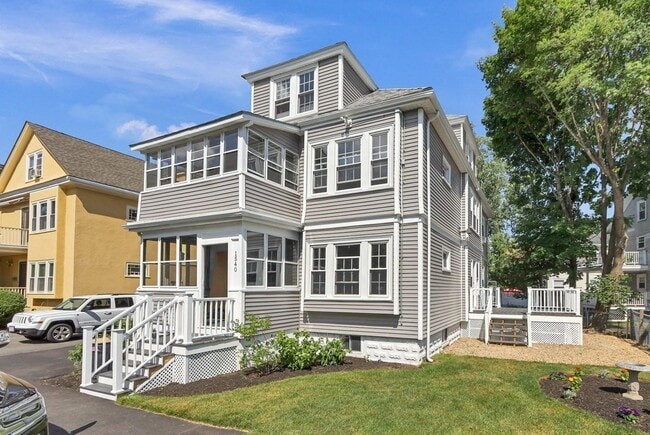 Building Photo - 1540 Mystic Valley Pkwy Unit 1