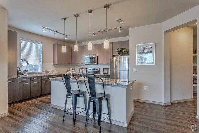 2BR, 2BA - 1458 SF B3 - Kitchen