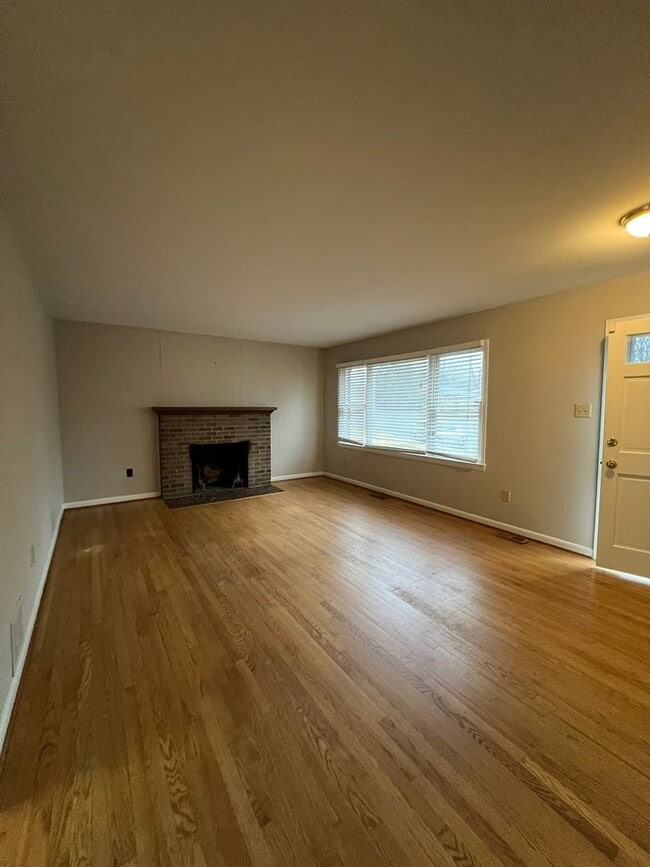 Photo - SWEET RAISED RAMBLER IN QUITE NEIGHBORHOOD