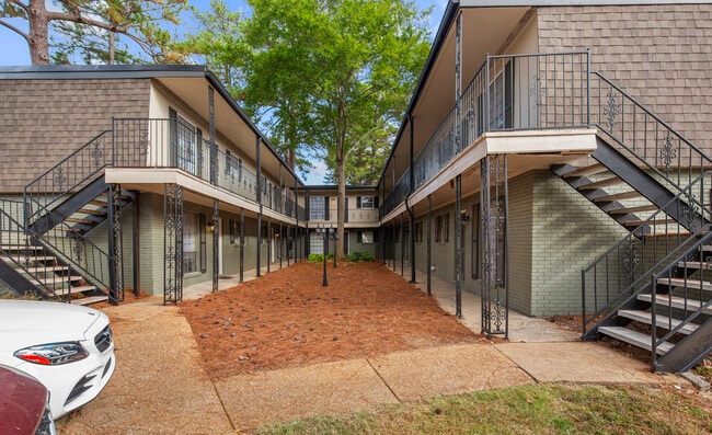 Building Photo - Vieux Carre Apartments