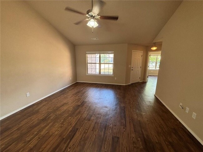 Photo - 601 Lasso Ln
