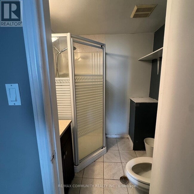 Photo - 108 Ontario St