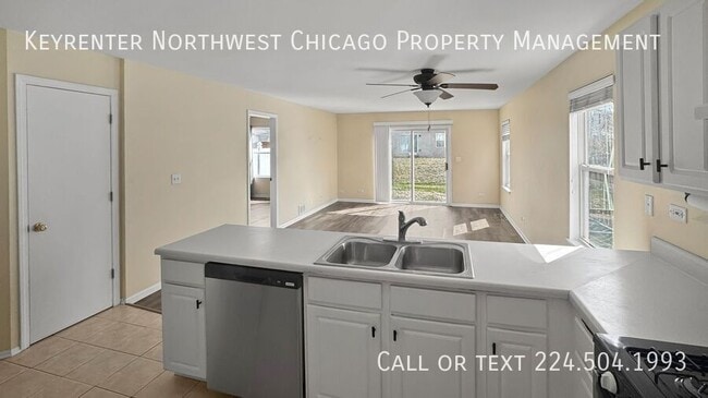 Photo - 790 Wedgewood Cir