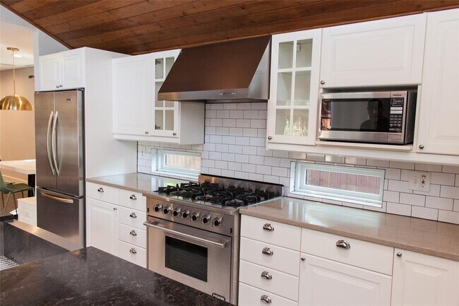 Photo - 903 Herndon Ln