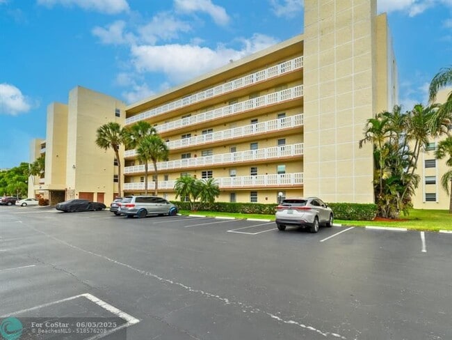 Photo - 121 SE 3rd Ave Unit 204