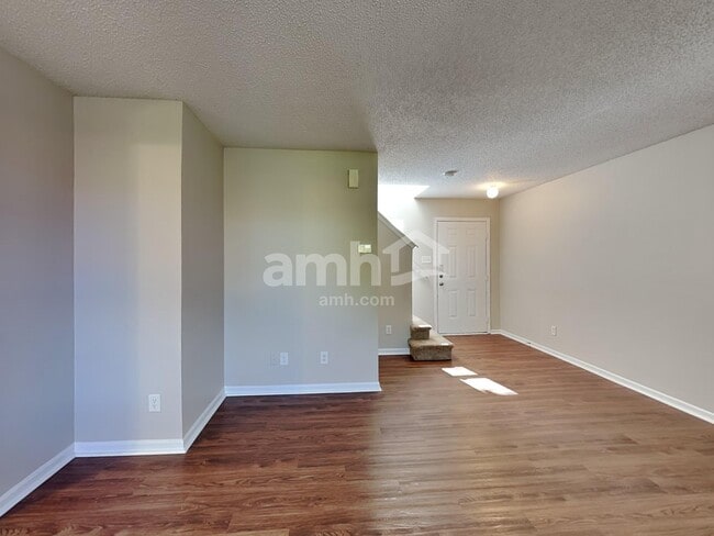 Photo - 936 Bentgrass Dr