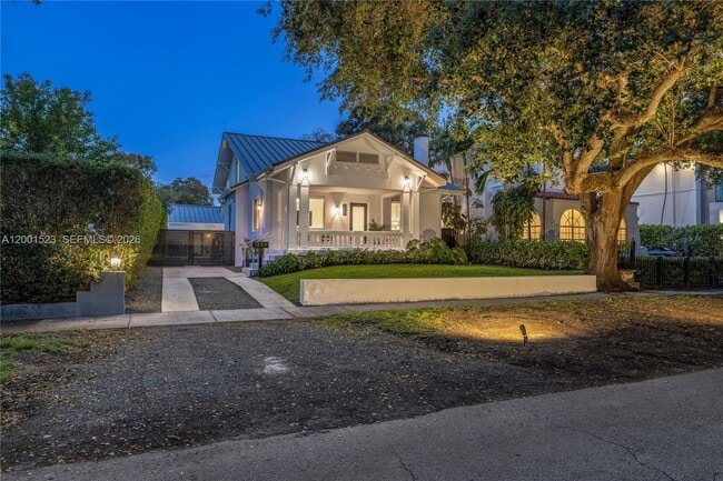 Building Photo - 320 NE 88th St