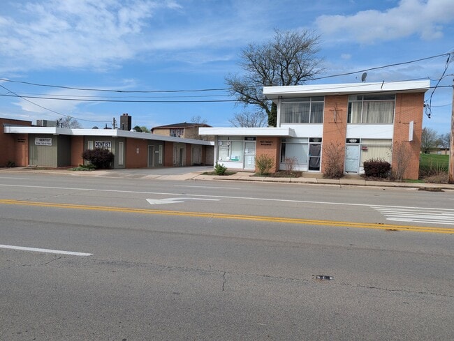 Photo - 1020 Chicago Rd