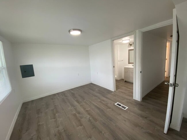 Photo - 12 Shoreland Dr