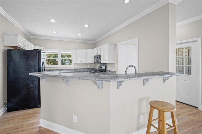 Photo - 3917 Bayfront Rd