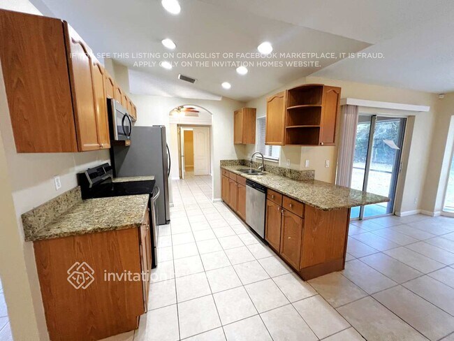 Photo - 1070 SW Aurelia Ave