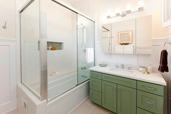 Photo - 1100 27th St S