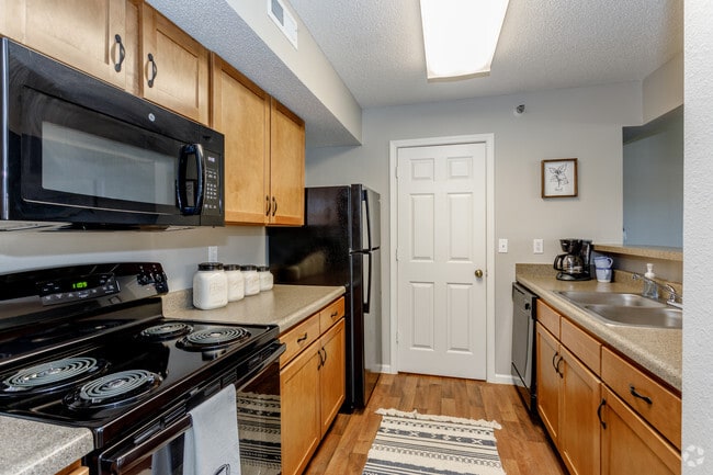 1BR, 1BA - Sterling