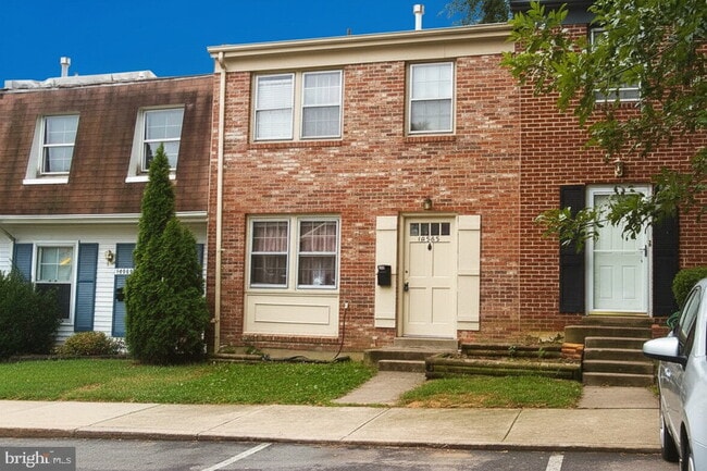 Building Photo - 16565 Sherwood Pl