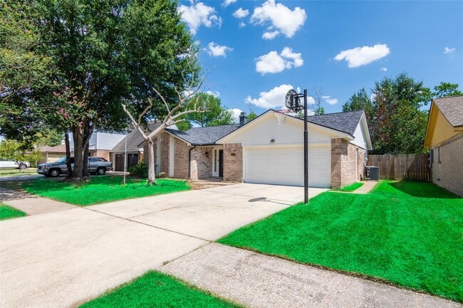 Photo - 4015 Postwood Dr