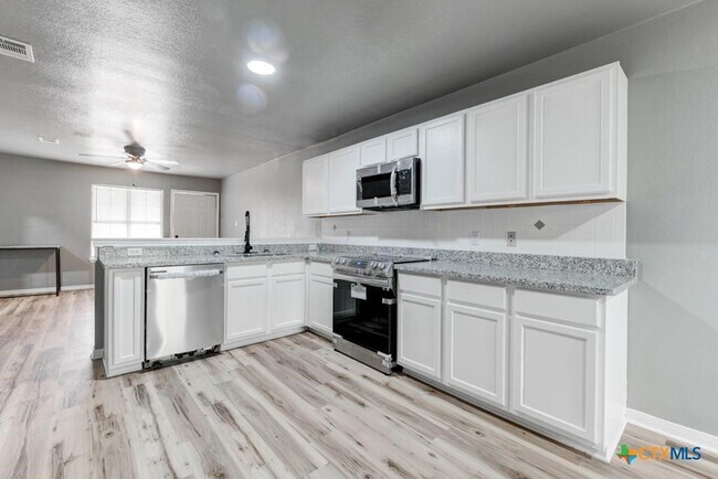 Building Photo - 2321 Terrace Dr Unit D