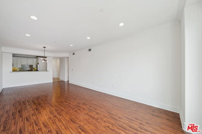 Building Photo - 1050 S Holt Ave
