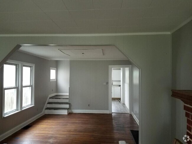 Building Photo - 3 bedroom 1 bathroom duplex in Bexley Schools Unit 2696 Rental