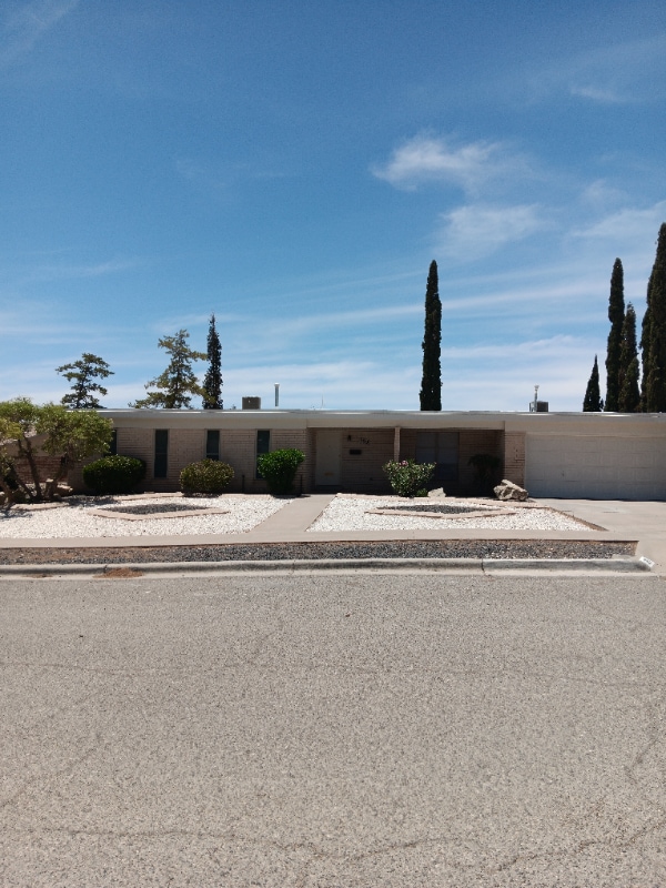 Photo - 309 Skyway Ln House