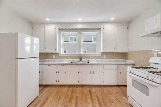 Photo - 11 Willow Ave Unit 2