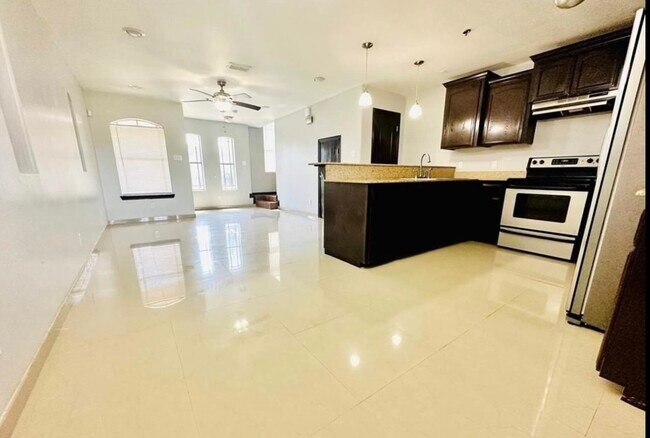 Photo - 1204 W Fig Ave Unit 2
