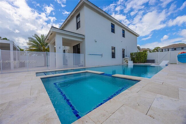 Photo - 7126 Rockwood Rd