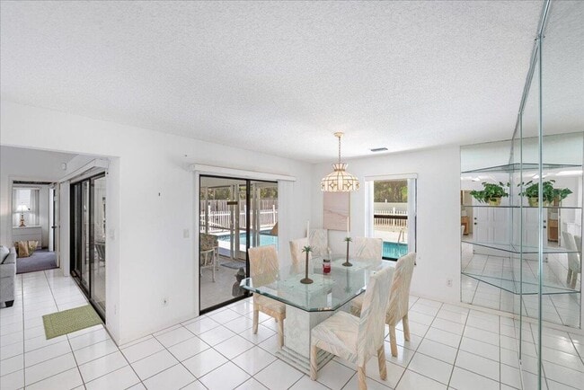 Photo - 901 Sandy Oaks Dr