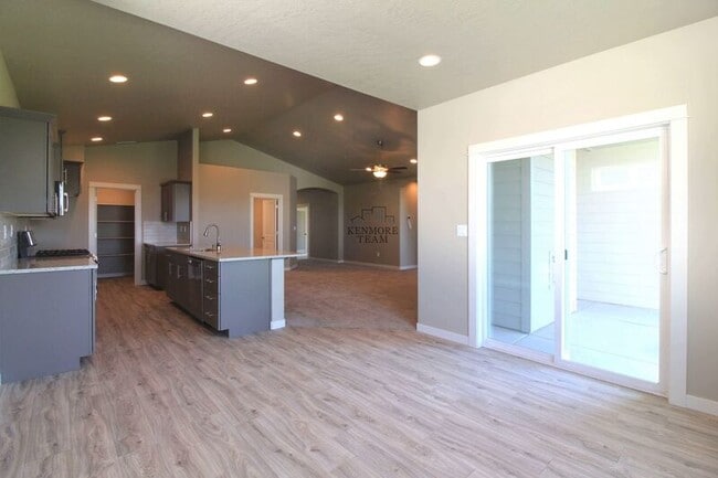 Photo - 4718 Philippi Dr