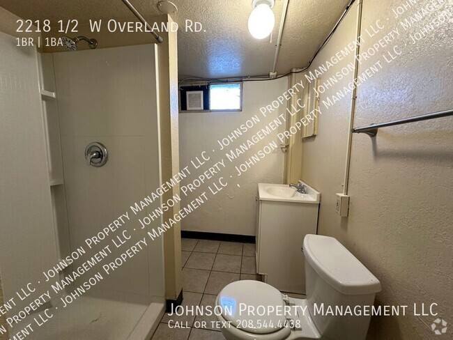 Building Photo - Private 1-Bedroom Daylight Basement Unit o... Rental