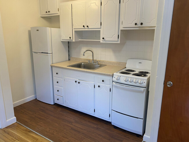 Building Photo - 180 North Beacon St Unit 11 Rental