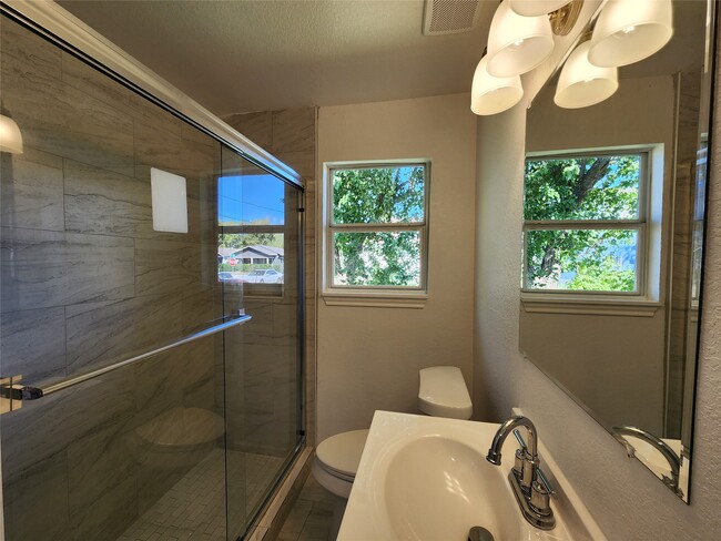 Photo - 2706 Berry St